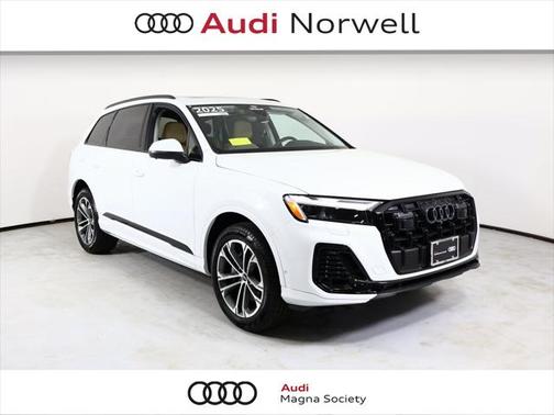 2025 Audi Q7 45 Premium Plus