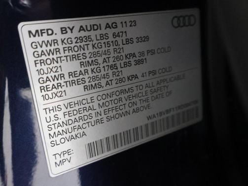2024 Audi Q8 55 Premium Plus
