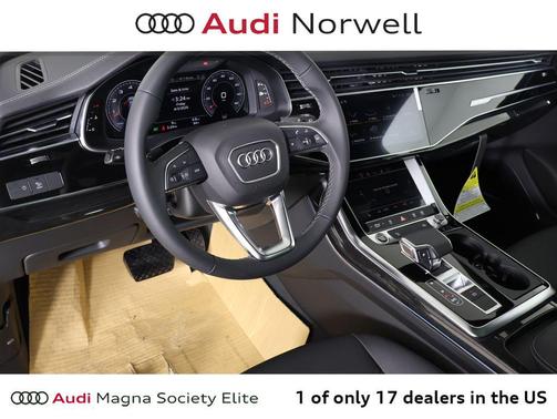 Mythos Black Metallic 2026 Audi Q7 quattro