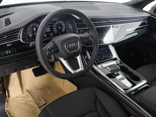 2026 Audi Q7 55 Premium Plus