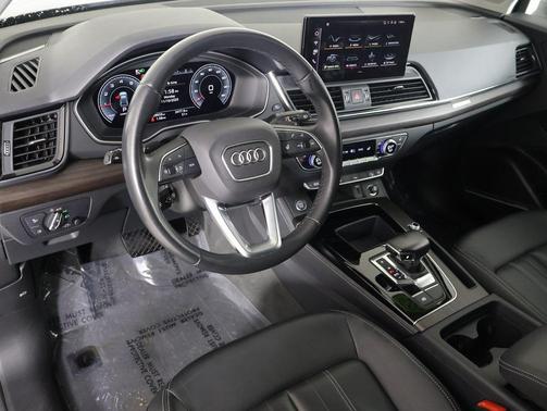 2023 Audi Q5 45 S line Premium Plus