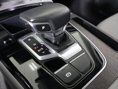 2022 Audi Q5 45 S line Premium