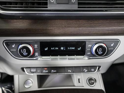 2022 Audi Q5 45 S line Premium