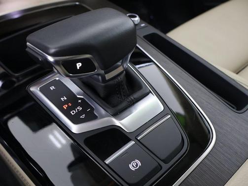 2024 Audi Q5 45 S line Premium Plus