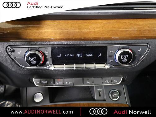 Daytona Gray Pearl Effect 2023 Audi Q5 45 S line Premium