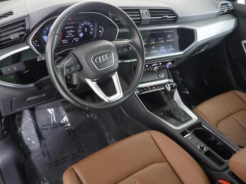 2023 Audi Q3 Premium 45 TFSI S line quattro Tiptronic