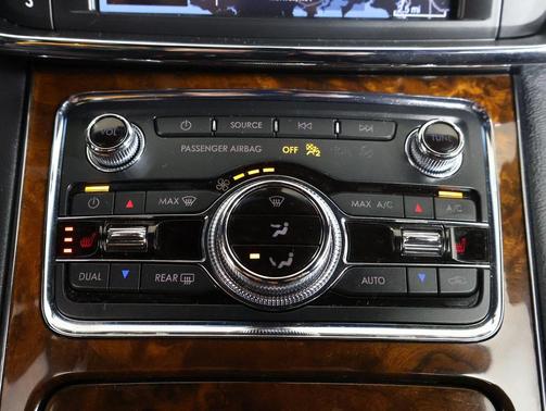 2017 Lincoln Continental Select