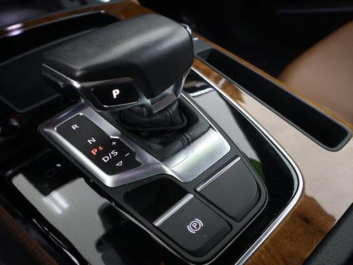 2023 Audi Q5 40 Premium Plus