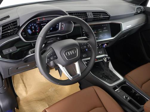 2025 Audi Q3 Premium 45 TFSI S line quattro Tiptronic