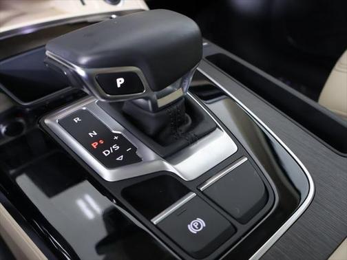 2022 Audi Q5 40 Premium