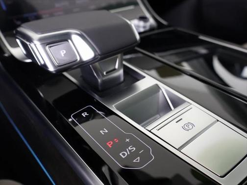 2025 Audi A8 L 55 TFSI quattro Tiptronic