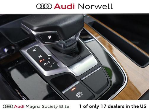Daytona Gray Pearl Effect 2023 Audi Q5 45 S line Premium
