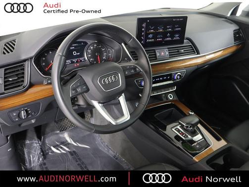 Daytona Gray Pearl Effect 2023 Audi Q5 45 S line Premium