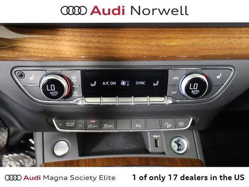 Daytona Gray Pearl Effect 2023 Audi Q5 45 S line Premium