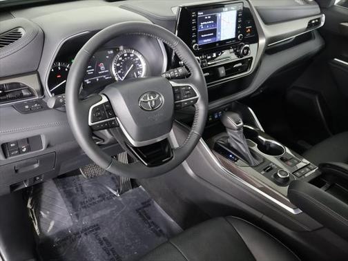 2022 Toyota Highlander Limited
