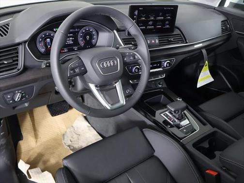 2025 Audi Q5 45 S line Premium Plus