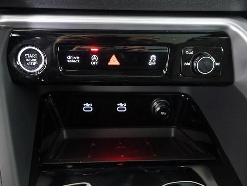 2025 Audi Q5 Premium TFSI quattro S tronic