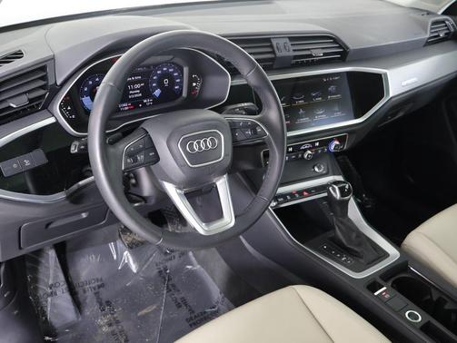 2023 Audi Q3 Premium 45 TFSI S line quattro Tiptronic