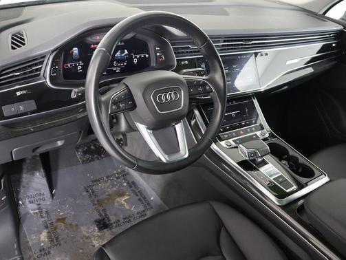 2022 Audi Q7 55 Premium