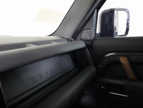 2023 Land Rover Defender 110 X-Dynamic SE