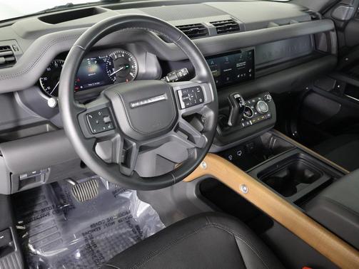 2023 Land Rover Defender 110 X-Dynamic SE
