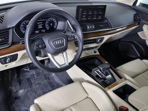 2023 Audi Q5 45 S line Premium Plus