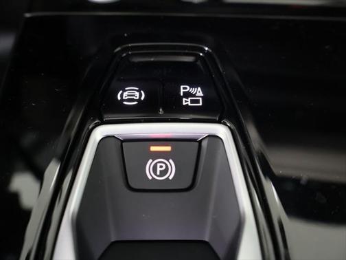 2025 Audi Q6 e-tron Prestige quattro