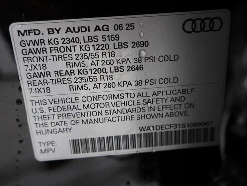 2025 Audi Q3 Premium 45 TFSI S line quattro Tiptronic