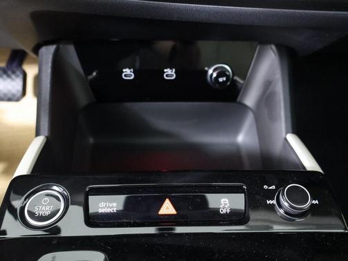 2025 Audi Q6 e-tron Prestige quattro