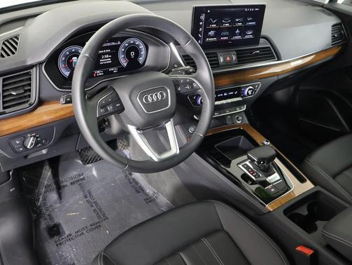 2023 Audi Q5 40 Premium Plus