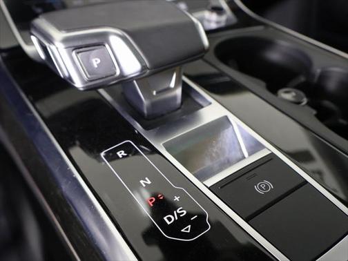 2022 Audi Q7 55 Premium Plus