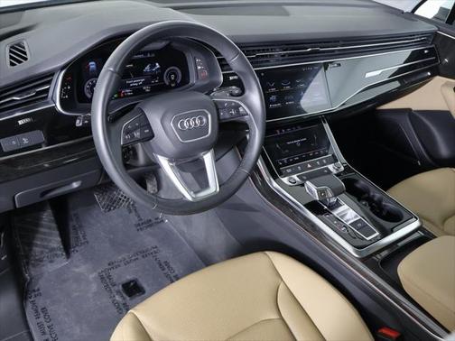 2022 Audi Q7 55 Premium Plus
