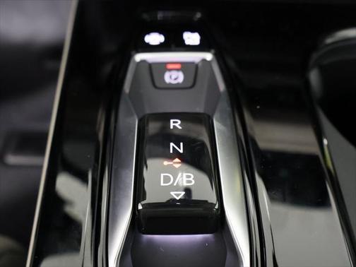2025 Audi Q6 e-tron Prestige quattro