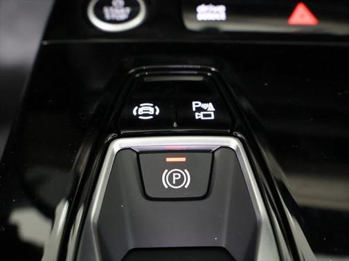 2025 Audi Q6 e-tron Prestige quattro