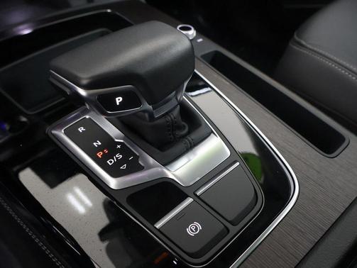 2023 Audi Q5 40 Premium Plus