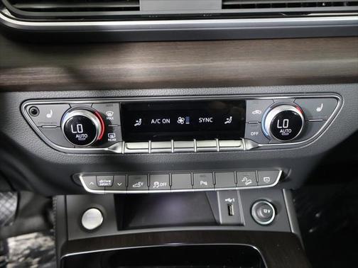 2024 Audi Q5 e 55 S line Premium Plus