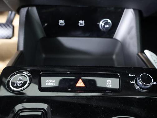 2025 Audi Q6 e-tron Premium Plus quattro