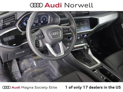 2025 Audi Q3 Premium 45 TFSI S line quattro Tiptronic