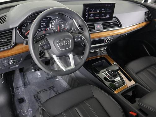 2023 Audi Q5 40 Premium