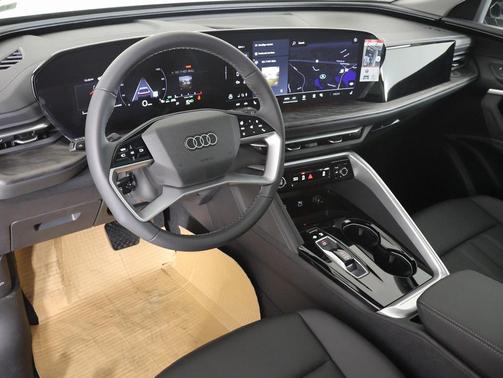 2025 Audi Q5 Premium TFSI quattro S tronic