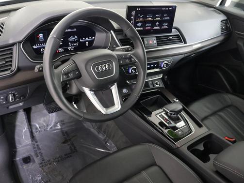 2023 Audi Q5 45 S line Premium Plus