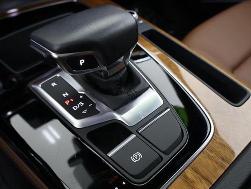 2023 Audi Q5 40 Premium Plus