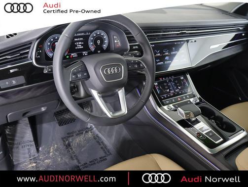 Mythos Black Metallic 2024 Audi Q8 55 Premium Plus