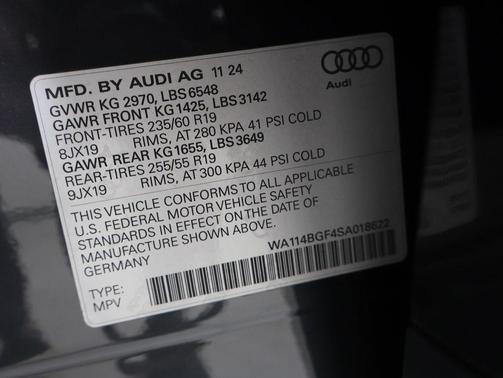 2025 Audi Q6 e-tron Premium quattro