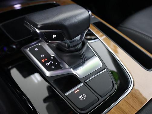 2023 Audi Q5 45 S line Premium