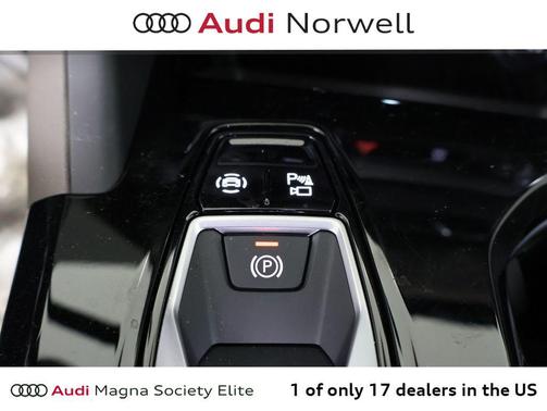 Tambora Gray Metallic 2025 Audi Q5 Premium Plus TFSI quattro S tronic