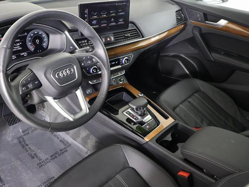 2023 Audi Q5 45 S line Premium Plus