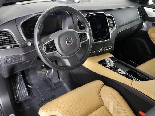 2022 Volvo XC90 Recharge Plug-In Hybrid T8 Inscription 6 Passenger