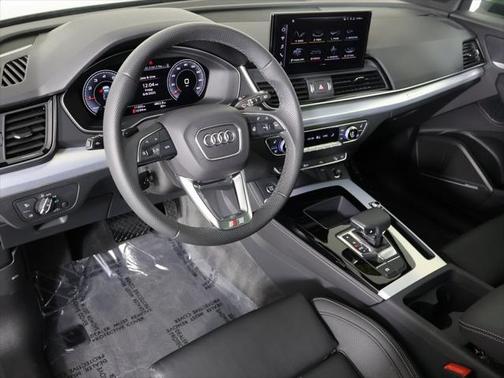 2024 Audi Q5 45 S line Premium Plus