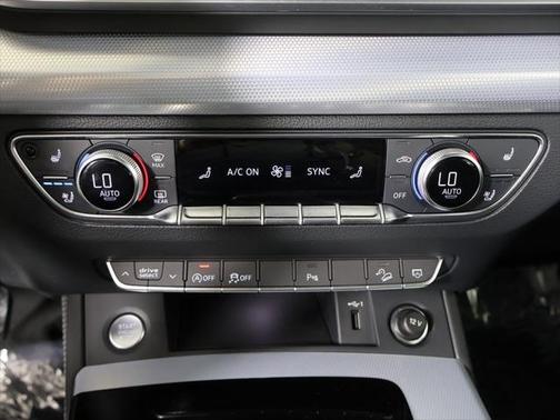 2024 Audi Q5 45 S line Premium Plus